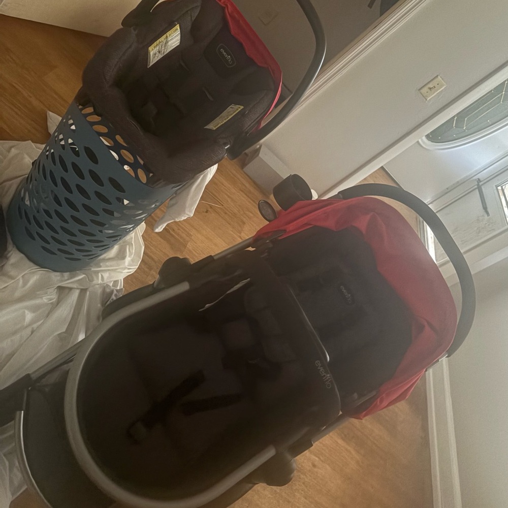 Graco Red and Black Infant Car Seat